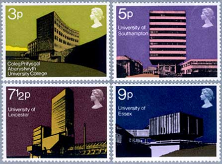 イギリス1971年イギリスの大学建築4種